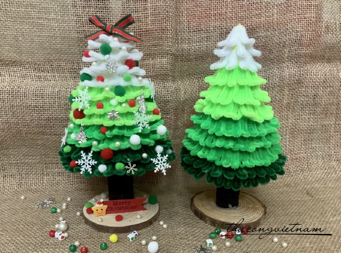 Cây thông Noel kẽm nhung trơn (30-32cm) - mix xanh lá 